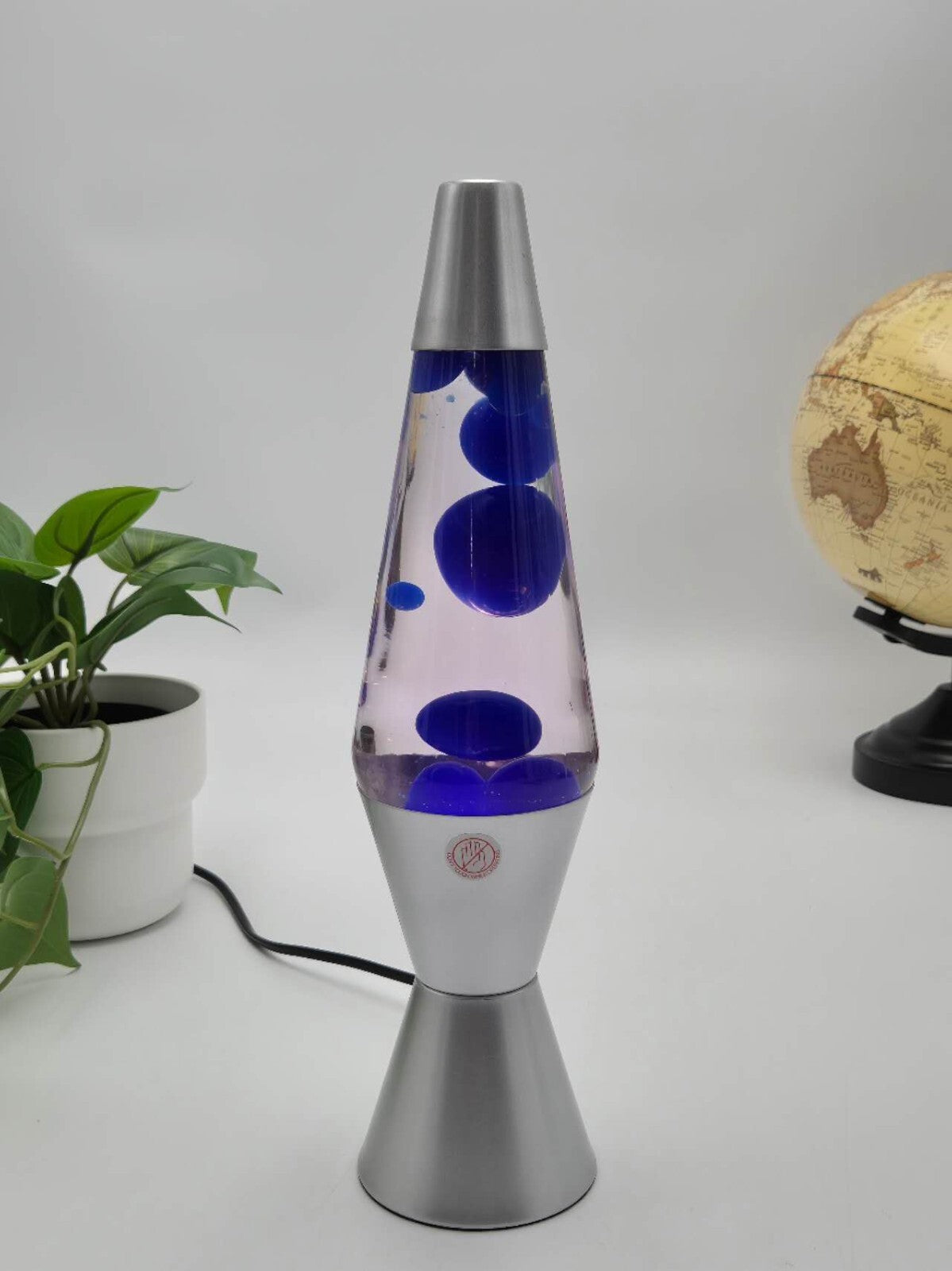 New LAVA LAMP METAL BASE 37CM LIGHT/NIGHT LIGHT/ GIFT
